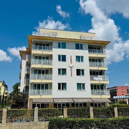 Sunny Hоuse 104 One Bedroom Apartment